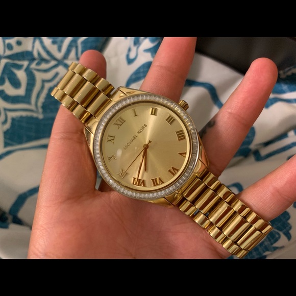 Gold MK watch - Picture 2 of 4